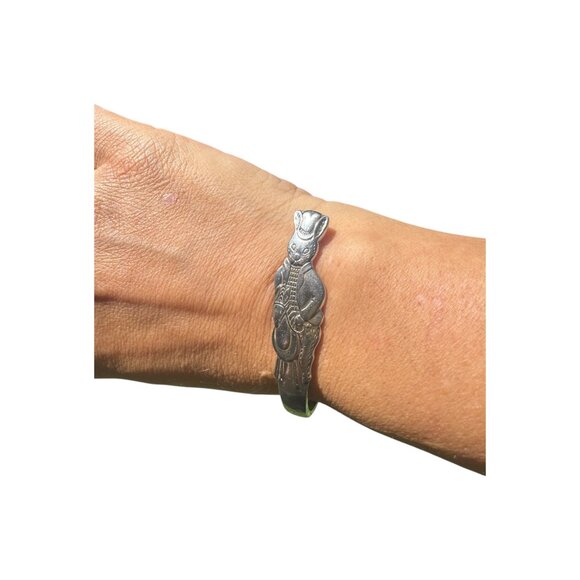 Royal Doulton Bunnykins Tally Ho Vintage Infant Spoon Cuff Bracelet - Picture 8 of 11